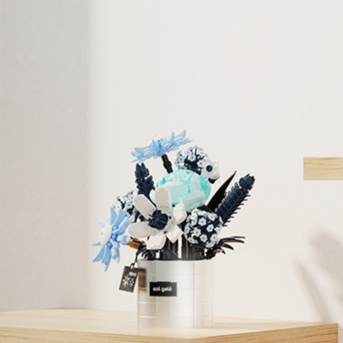 DFMiShop FreeQ 4 (4) Set de Constructie Winter Ice Flower DFMiSHOP FreeQ Ⓡ, T6006, Buchet decorativ, Copii 8-14+, Kit DIY 591 Piese, design floral de iarna, ABS premium, albastru